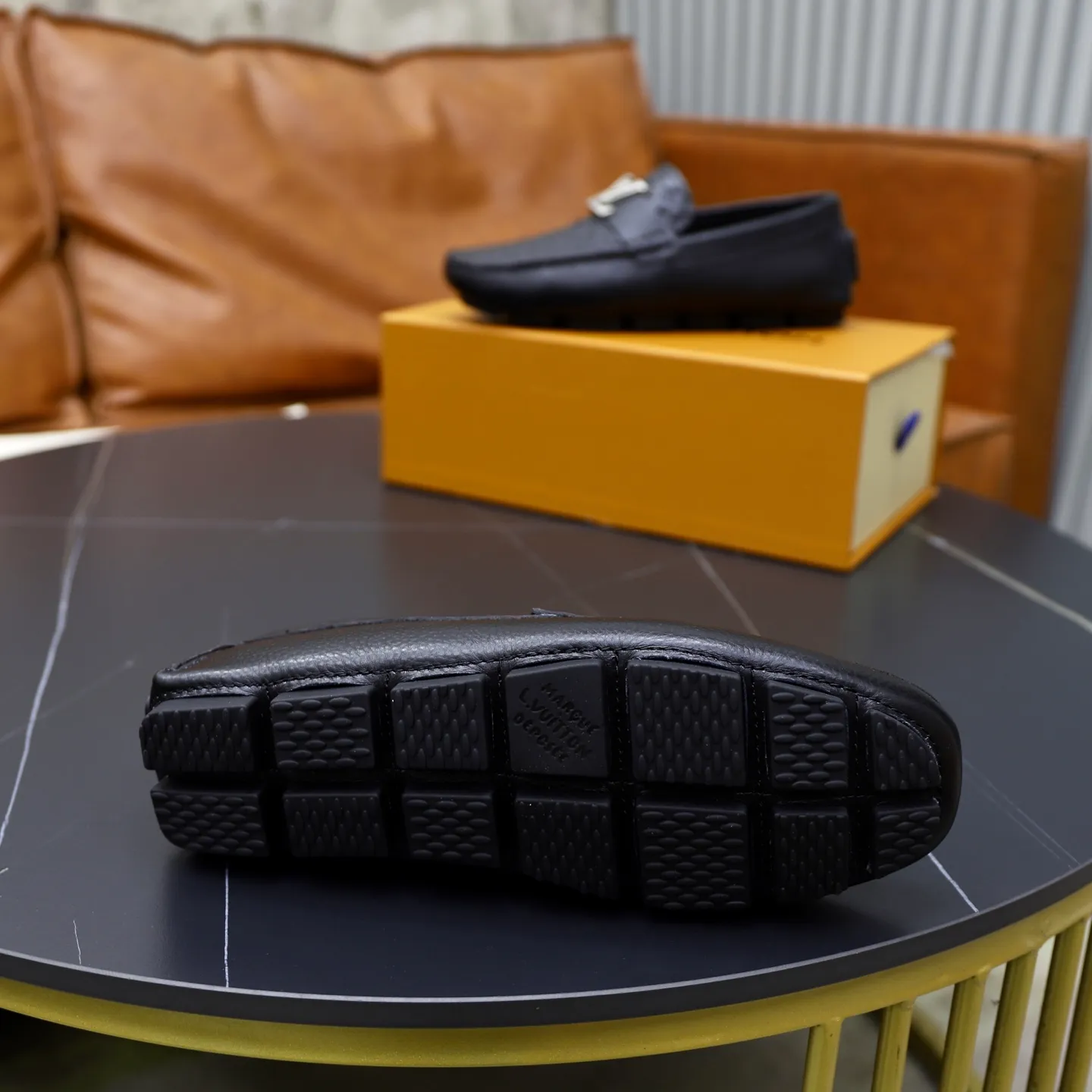 Ex-factory price: 480💰【LV】Louis Vuitton ⚠️High-end men’s driving and pedal series ⚠️38-44 (customized for 45) ⚠️All original cowhide leather! Thick and soft! Made entirely of calfskin lining! Rubber sheet anti-slip beanie sole! Three-dimensional package technology! Fashionable and classic! Handicrafts! Original high quality! Feel free to compare!